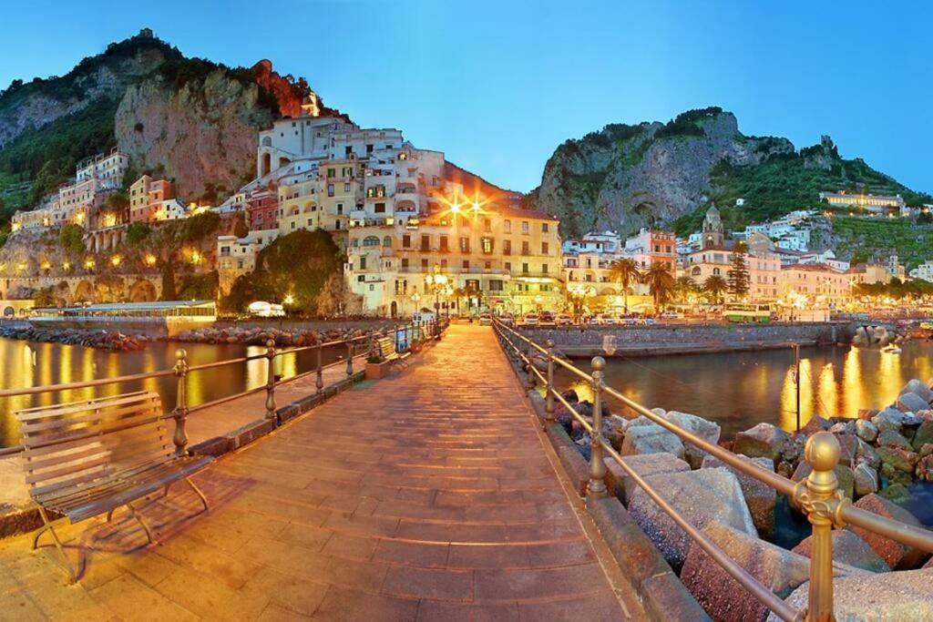 Tenuta Croce Appartamento Karol-Piscina-Vista Mare Salerno Dış mekan fotoğraf
